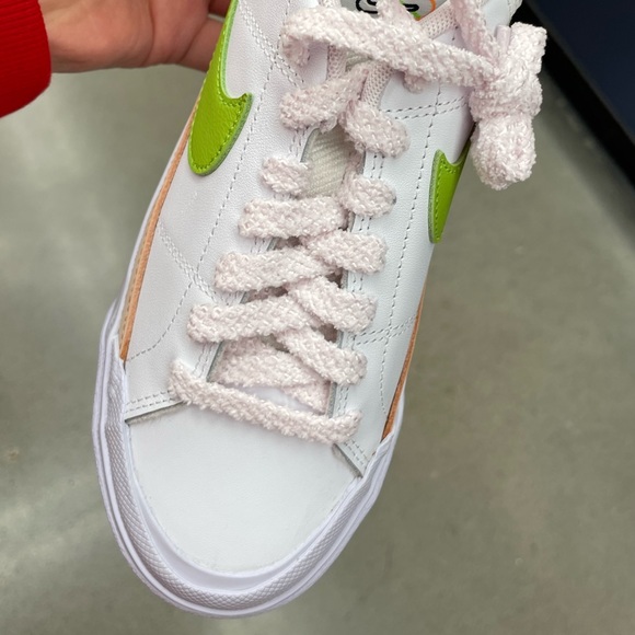 NIKE WOMENS COURT LEGACY LIFT SNEAKER - Lime - Picture 5 of 7